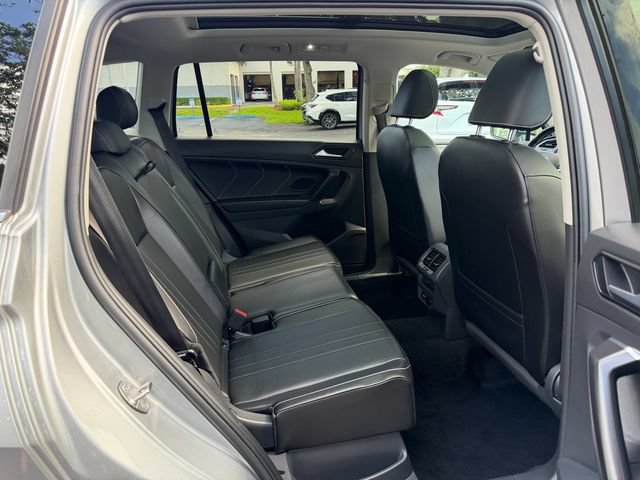 Used 2022 Volkswagen Tiguan SE w/ Panoramic Sunroof Package AWD/4WD image 18