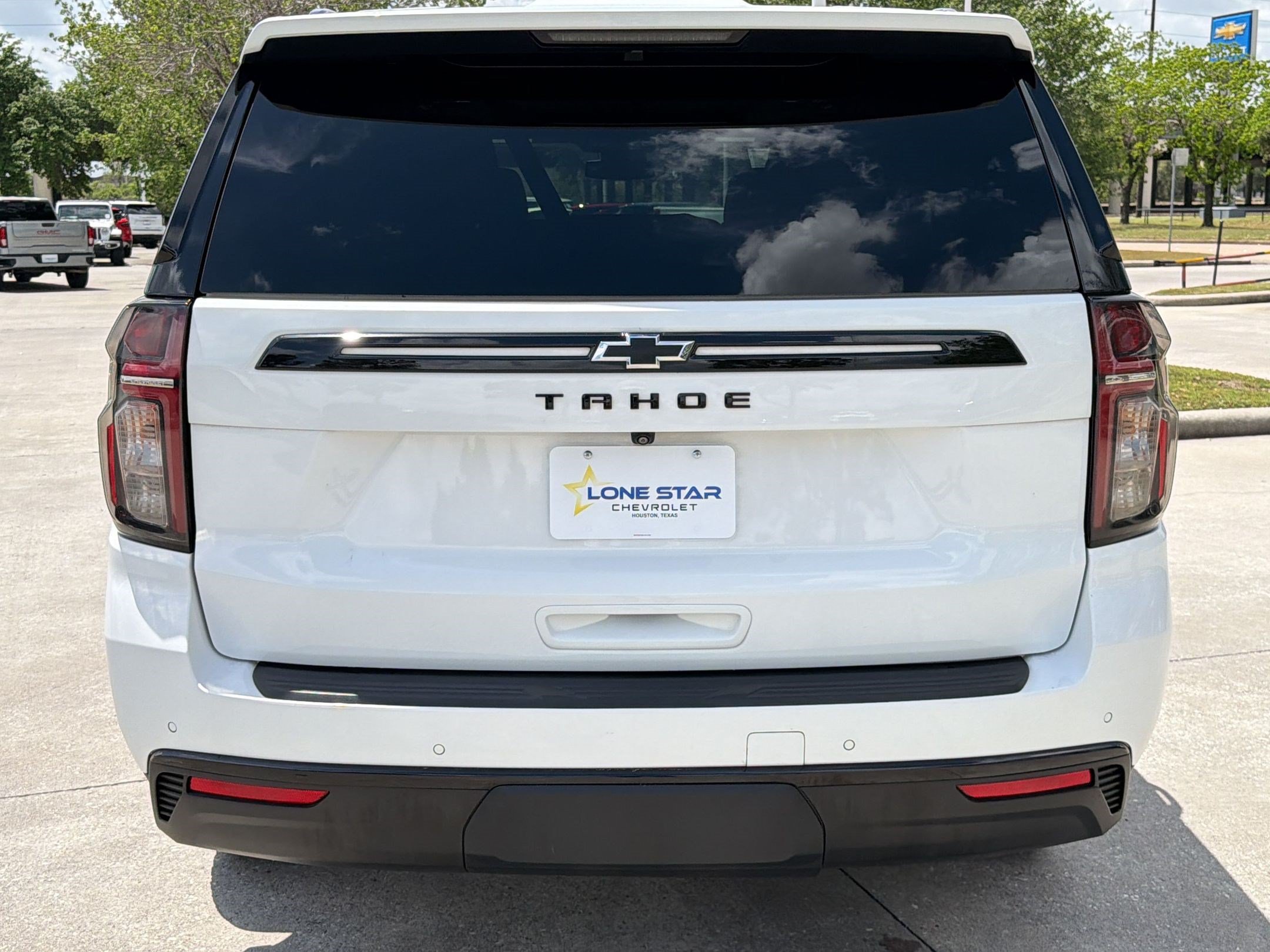 Used 2023 Chevrolet Tahoe Z71 w/ Luxury Package AWD/4WD image 9