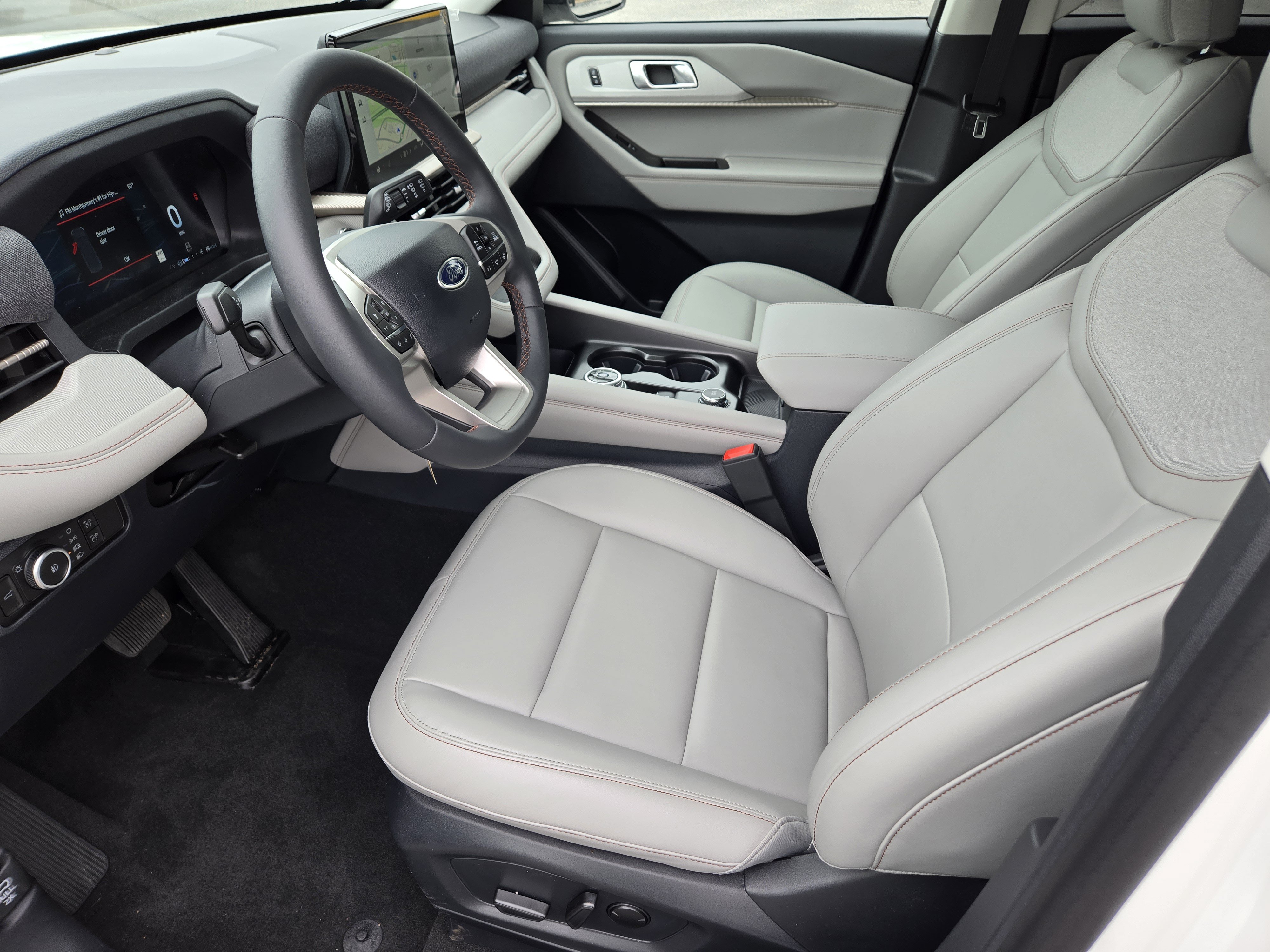 New 2026 Ford Explorer Active w/ Active Comfort Package AWD/4WD image 16