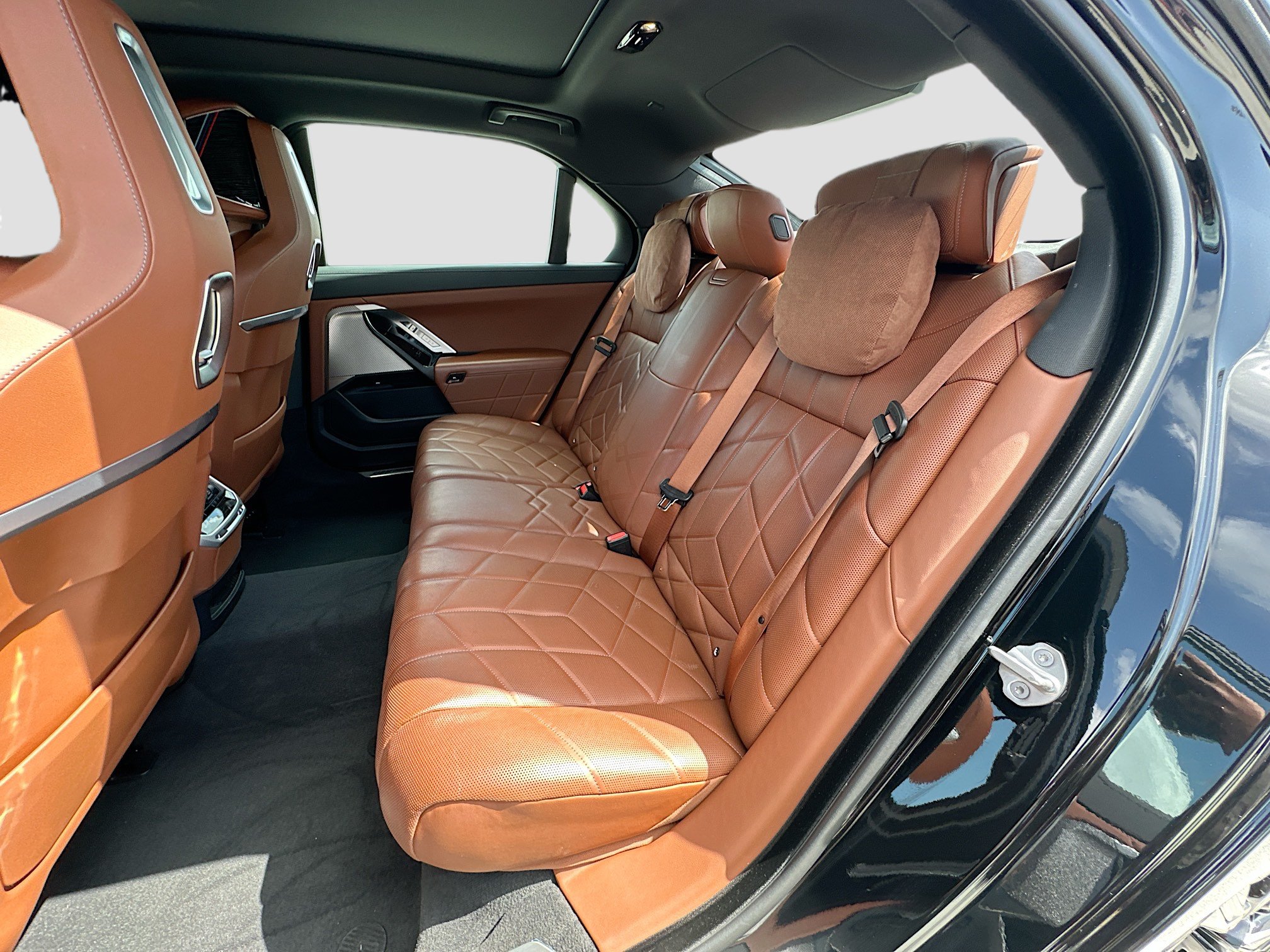 Certified 2024 BMW i7 xDrive60 w/ Premium Package AWD/4WD image 25