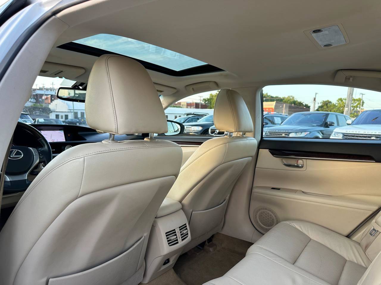 Used 2013 Lexus ES 350 w/ Luxury Pkg FWD image 22