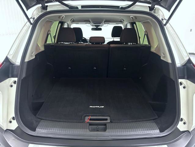 Certified 2023 Nissan Rogue SV FWD image 21
