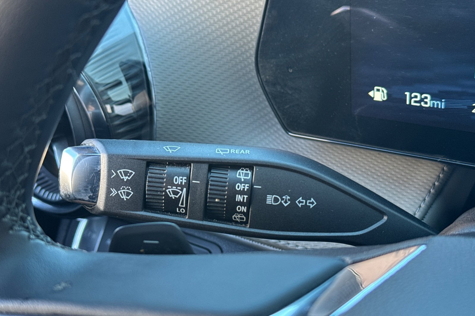 Used 2025 Chevrolet Equinox LT w/ Convenience Package II AWD/4WD image 33