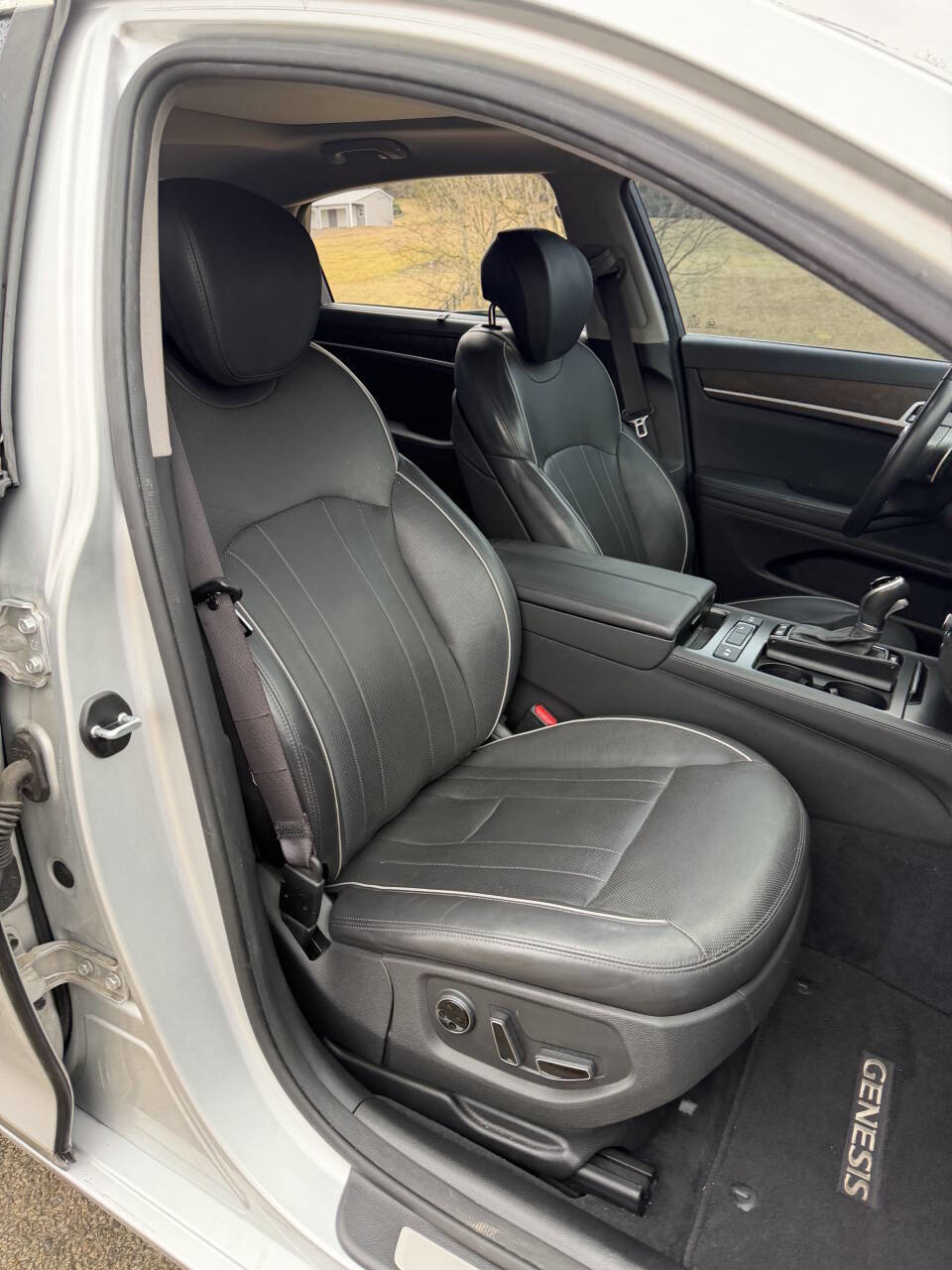 Used 2015 Hyundai Genesis 5.0 image 19