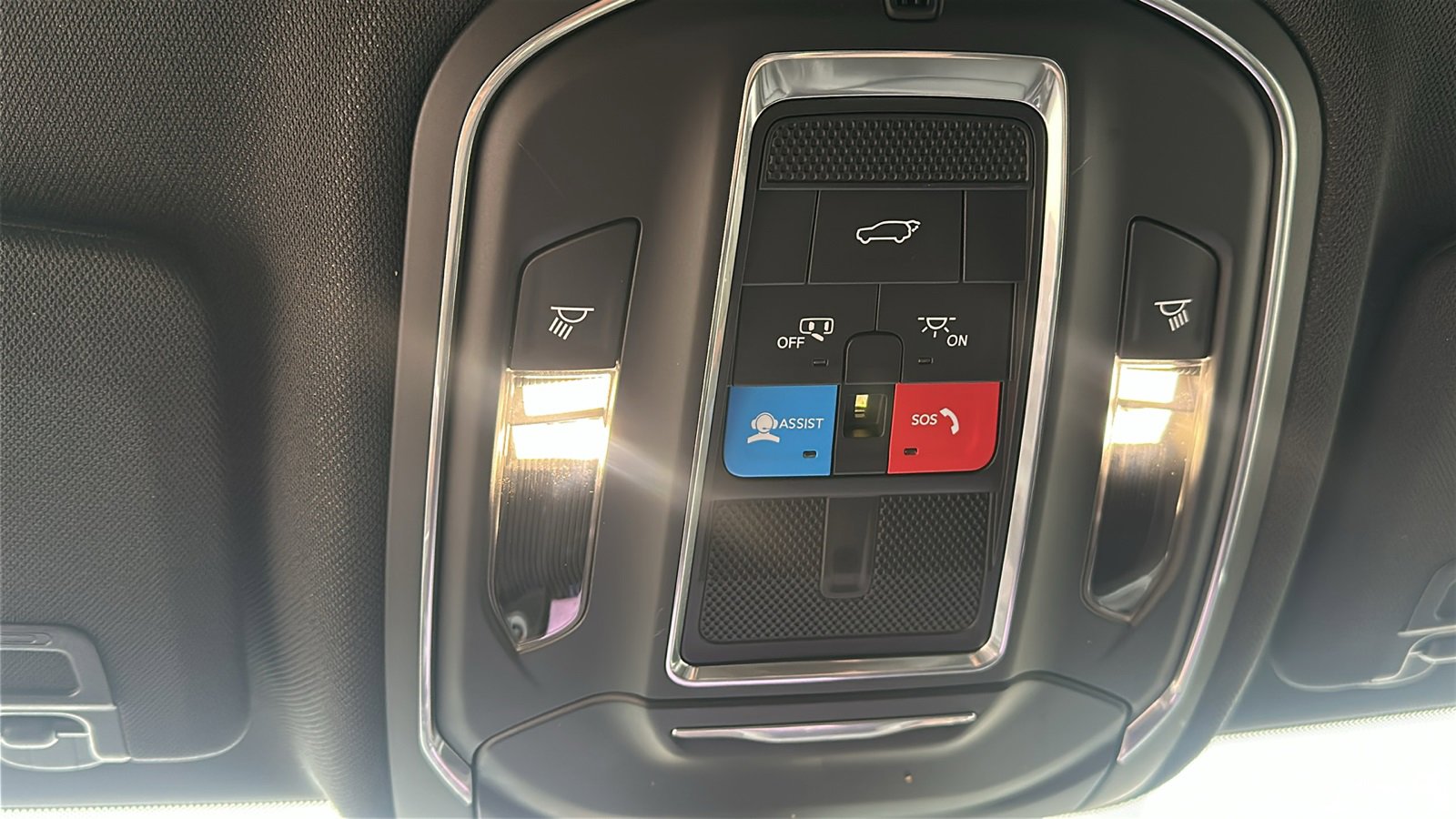 Used 2025 Jeep Grand Cherokee Limited w/ Trailer Tow Package image 21