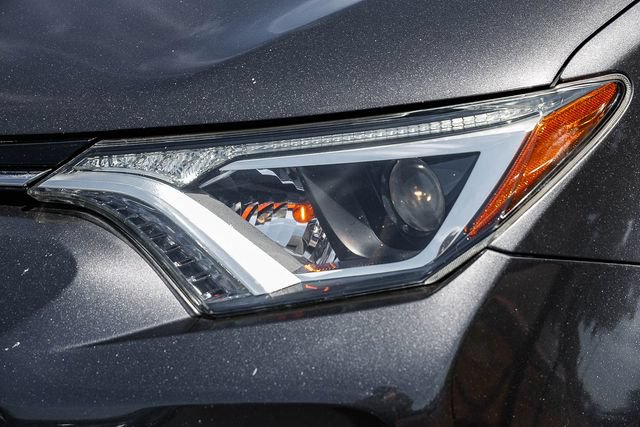 Used 2018 Toyota RAV4 LE w/ All Weather Liner Package FWD image 8