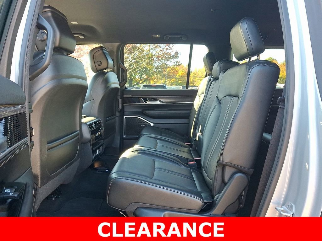 Used 2023 Jeep Wagoneer L Series II image 10