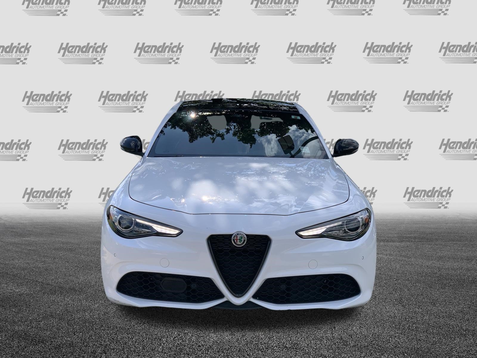 Used 2022 Alfa Romeo Giulia Veloce RWD image 3