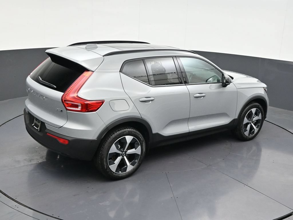 New 2026 Volvo XC40 B5 Plus w/ Protection Package Premier AWD/4WD image 17