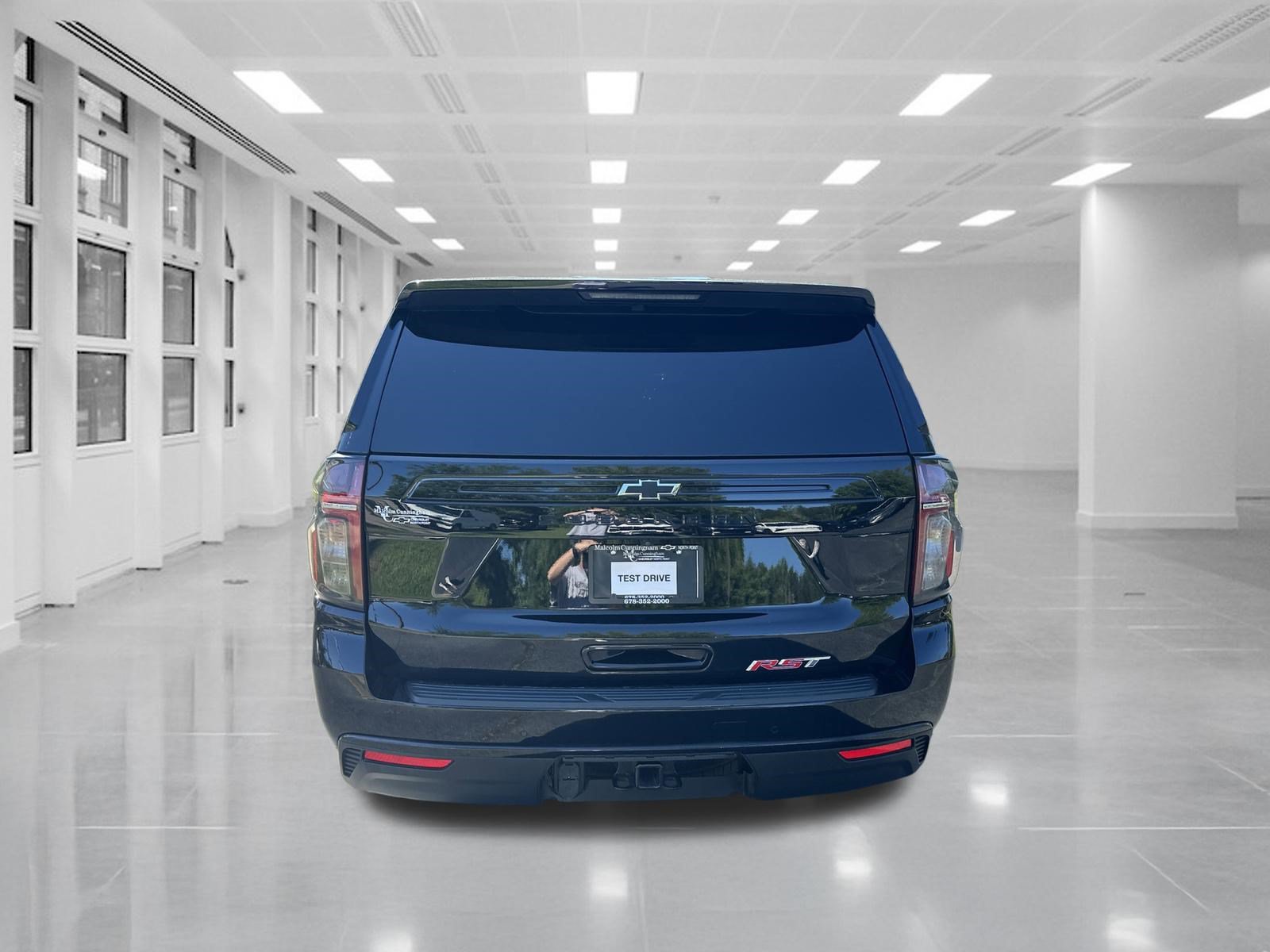 Used 2024 Chevrolet Suburban RST w/ Luxury Package AWD/4WD image 6