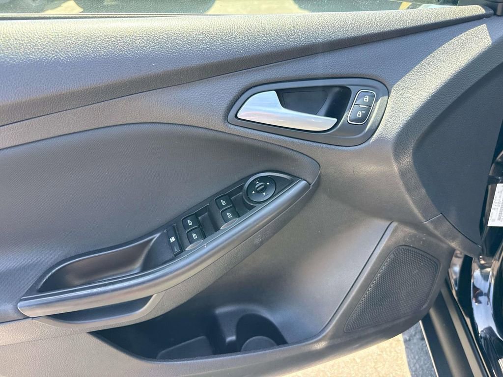 Used 2017 Ford Focus SEL image 20