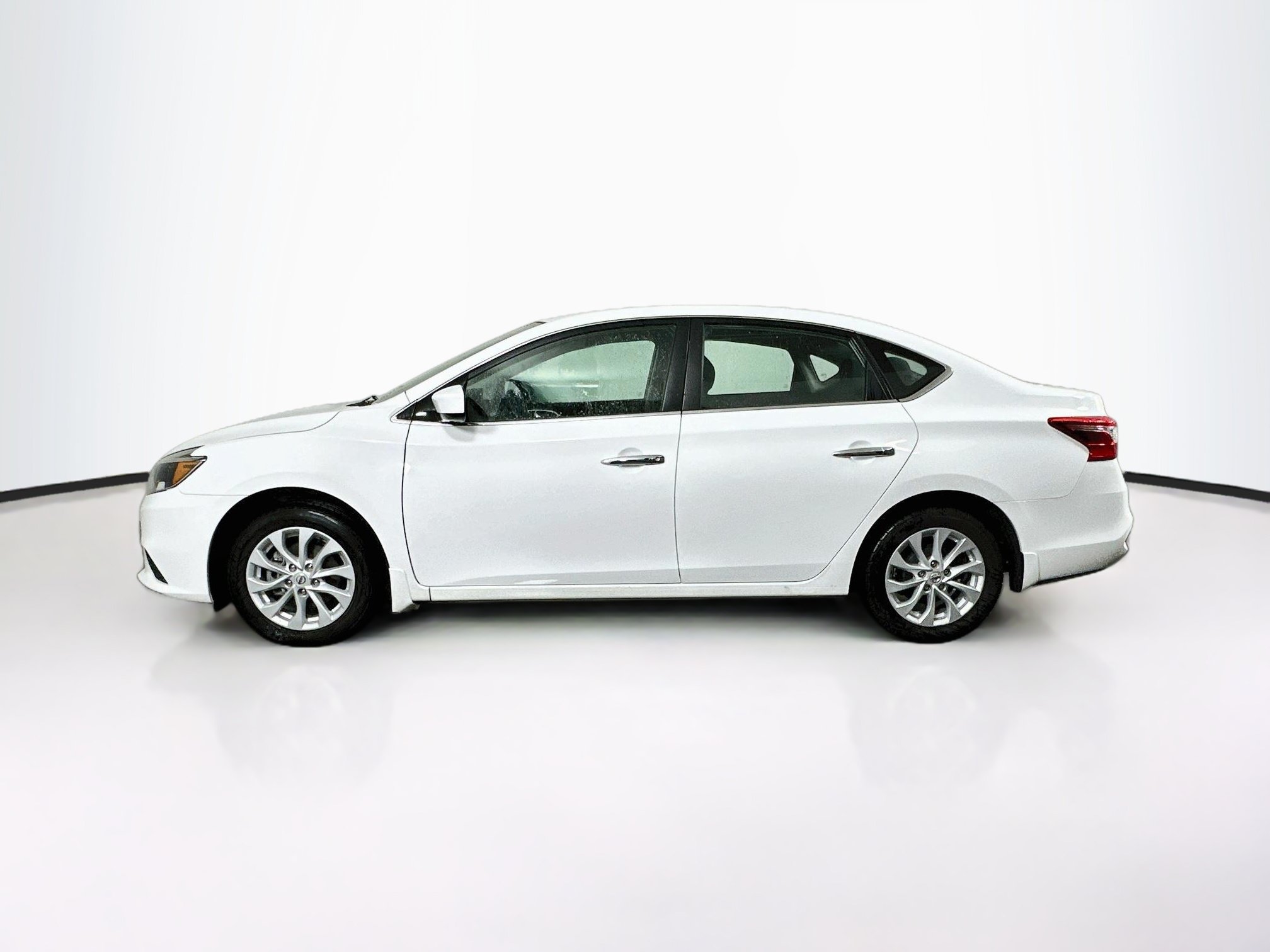 Used 2019 Nissan Sentra SV FWD image 4