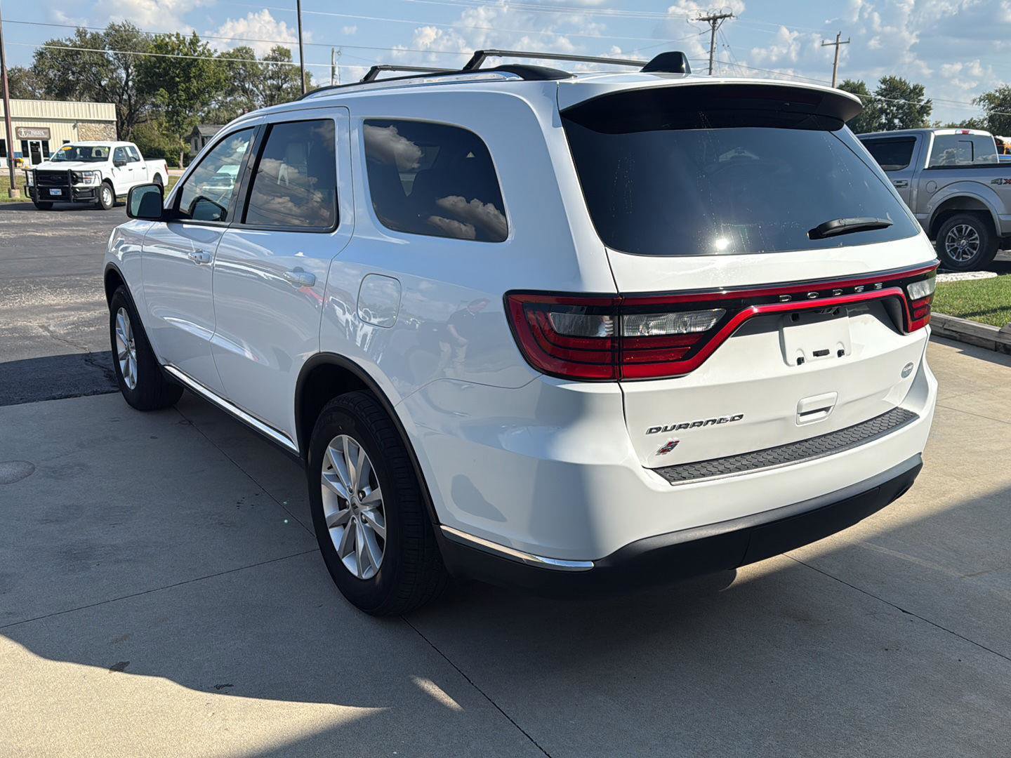 Used 2023 Dodge Durango SXT image 4