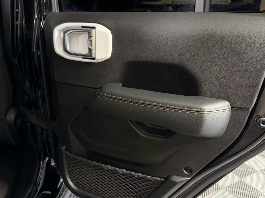 Used 2023 Jeep Wrangler Unlimited Sahara image 30