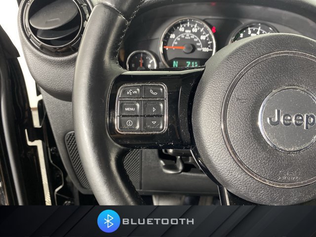 Used 2015 Jeep Wrangler Unlimited Sahara w/ Dual Top Group AWD/4WD image 22