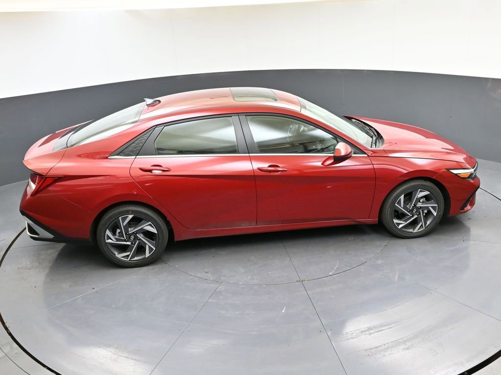 Certified 2025 Hyundai Elantra SEL FWD image 47