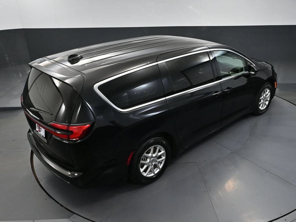 Used 2024 Chrysler Pacifica Touring-L FWD image 47