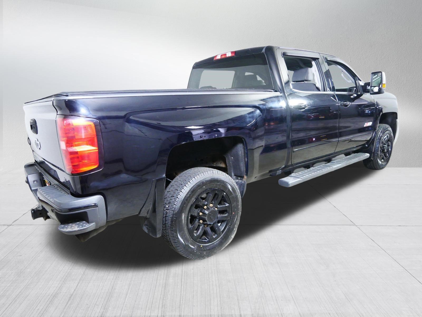 Used 2016 Chevrolet Silverado 2500 LT w/ Midnight Edition AWD/4WD image 7