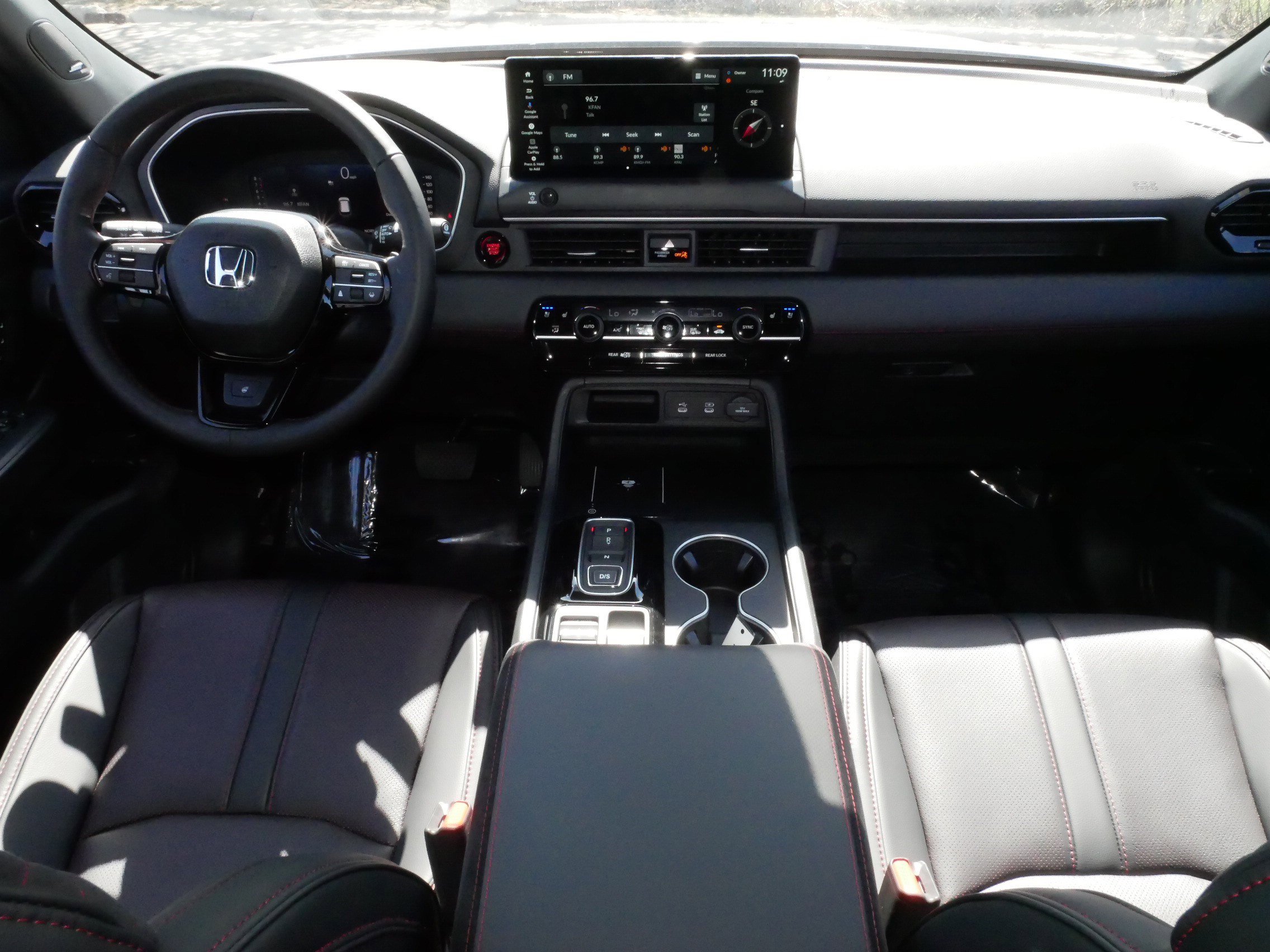 Certified 2026 Honda Pilot Black Edition image 10