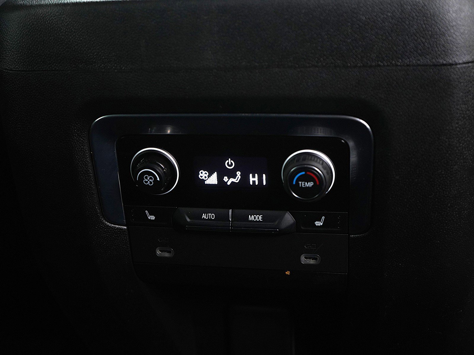 Used 2021 Chevrolet Tahoe Z71 w/ Luxury Package image 16