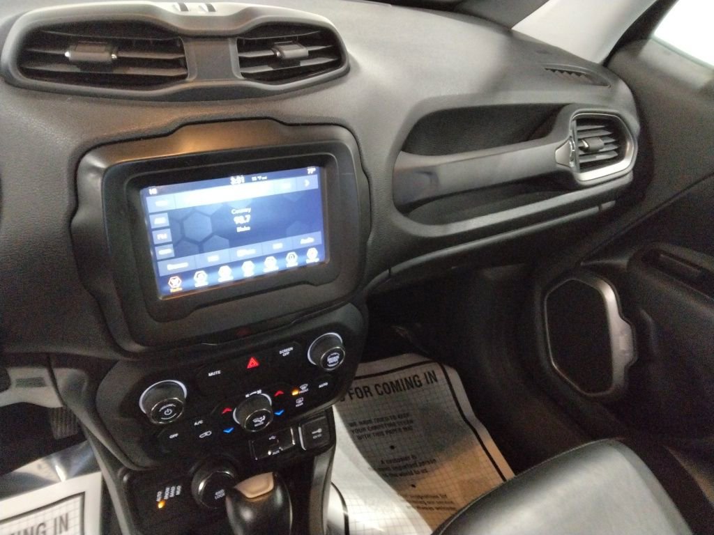 Used 2020 Jeep Renegade Limited w/ Safety and Security Group AWD/4WD image 20