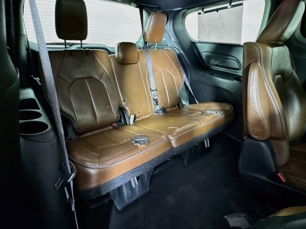 Used 2020 Chrysler Pacifica Limited FWD image 35