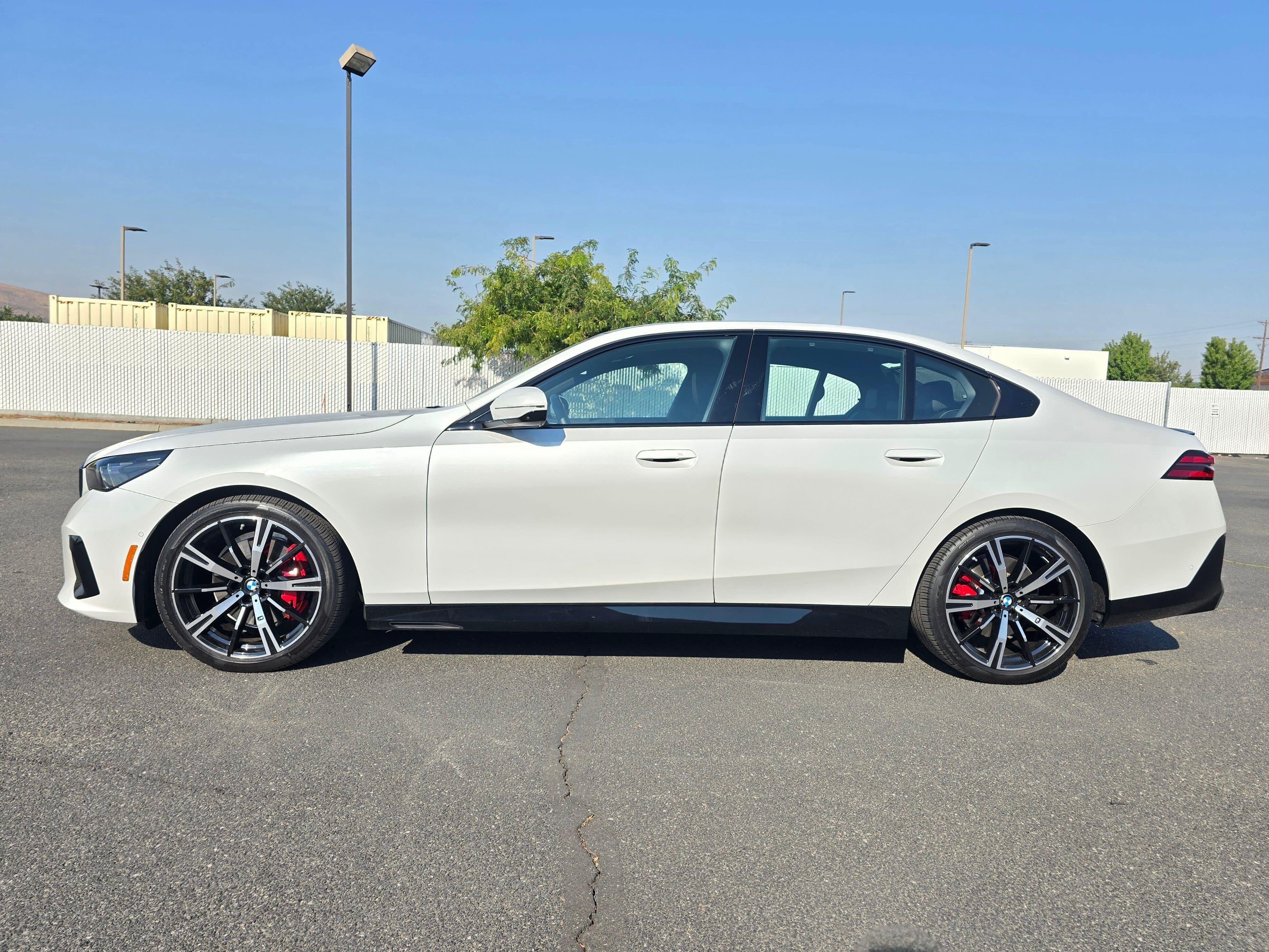 Certified 2024 BMW 530i xDrive w/ Executive Package AWD/4WD image 3