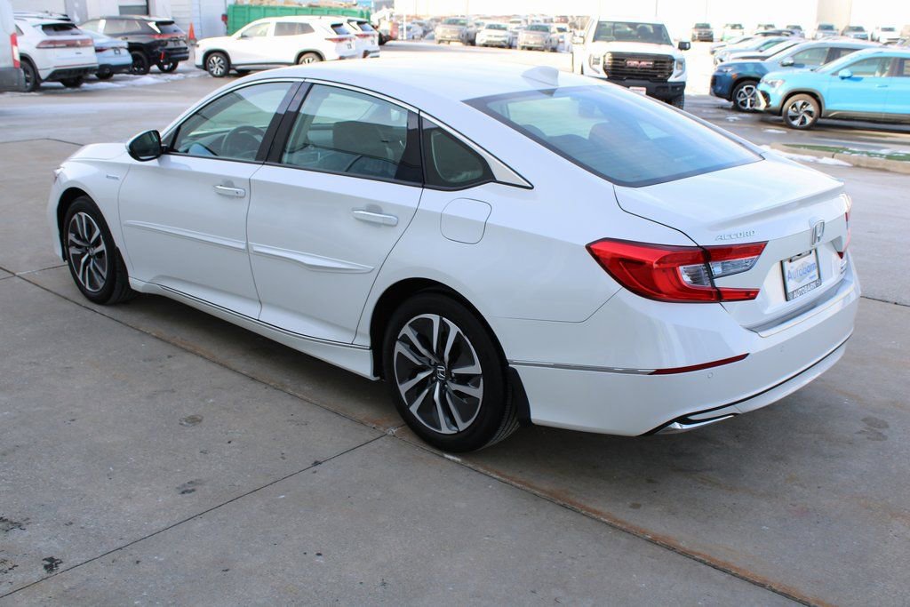 Used 2019 Honda Accord Touring image 4