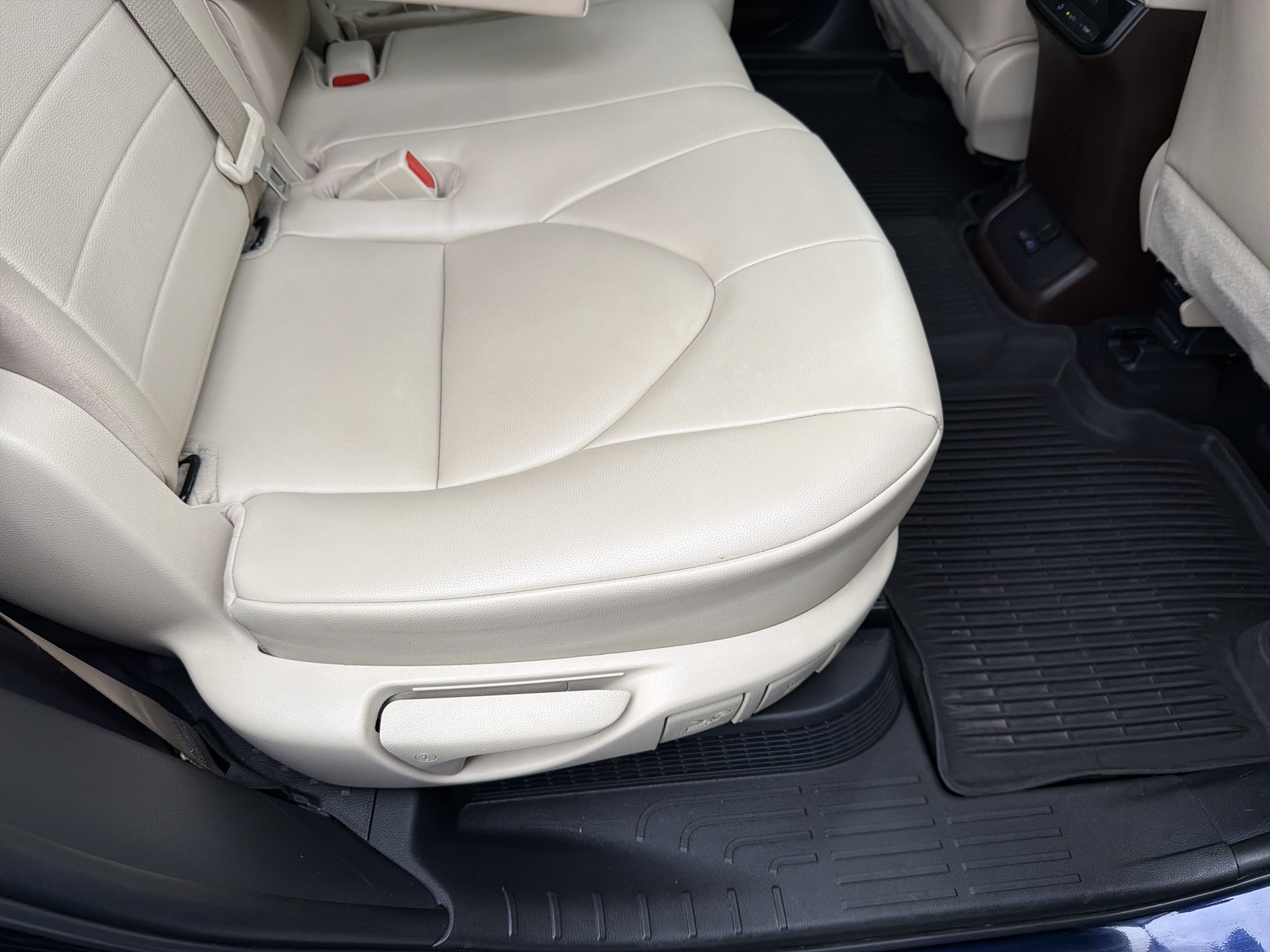 Used 2022 Toyota Highlander XLE AWD/4WD image 71