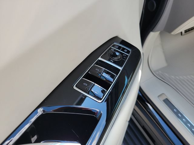 New 2026 Cadillac Escalade Platinum Sport w/ LPO, ONYX Package AWD/4WD image 21