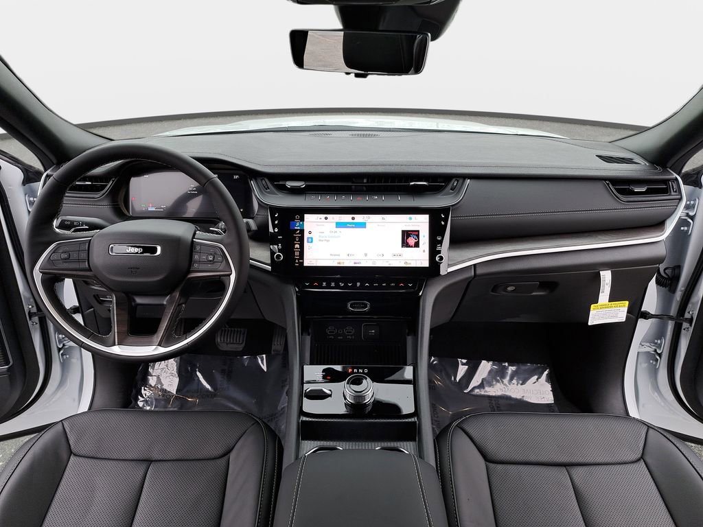 New 2026 Jeep Grand Cherokee L Limited image 9