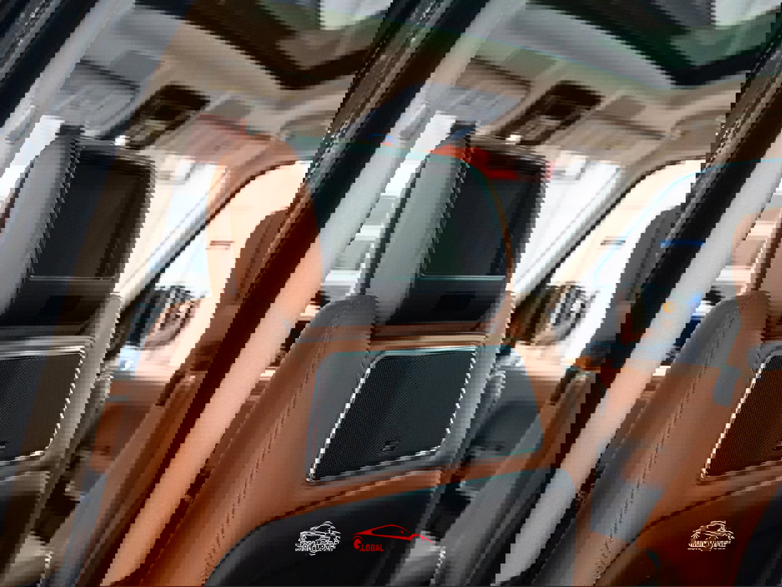 Used 2016 Land Rover Range Rover Autobiography image 24