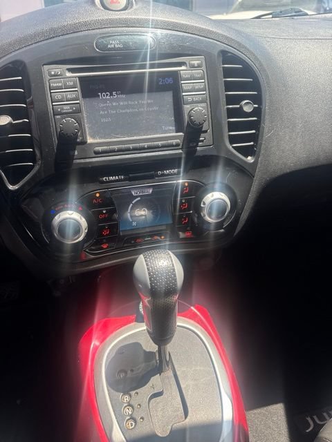 Used 2014 Nissan Juke SL w/ Interior Illumination Package AWD/4WD image 3