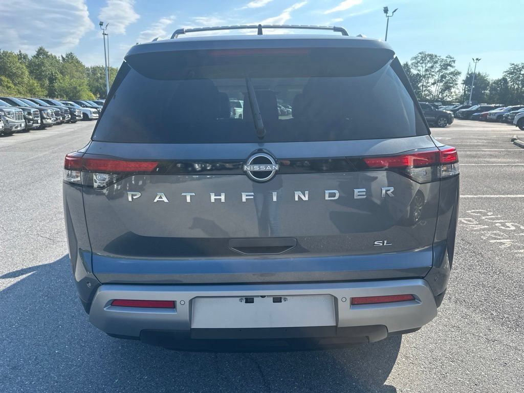Used 2025 Nissan Pathfinder SL FWD image 6