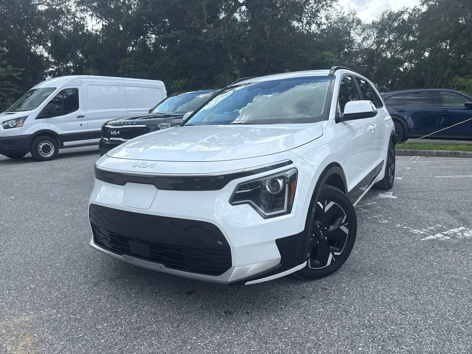 Used 2023 Kia Niro Wind FWD image 2