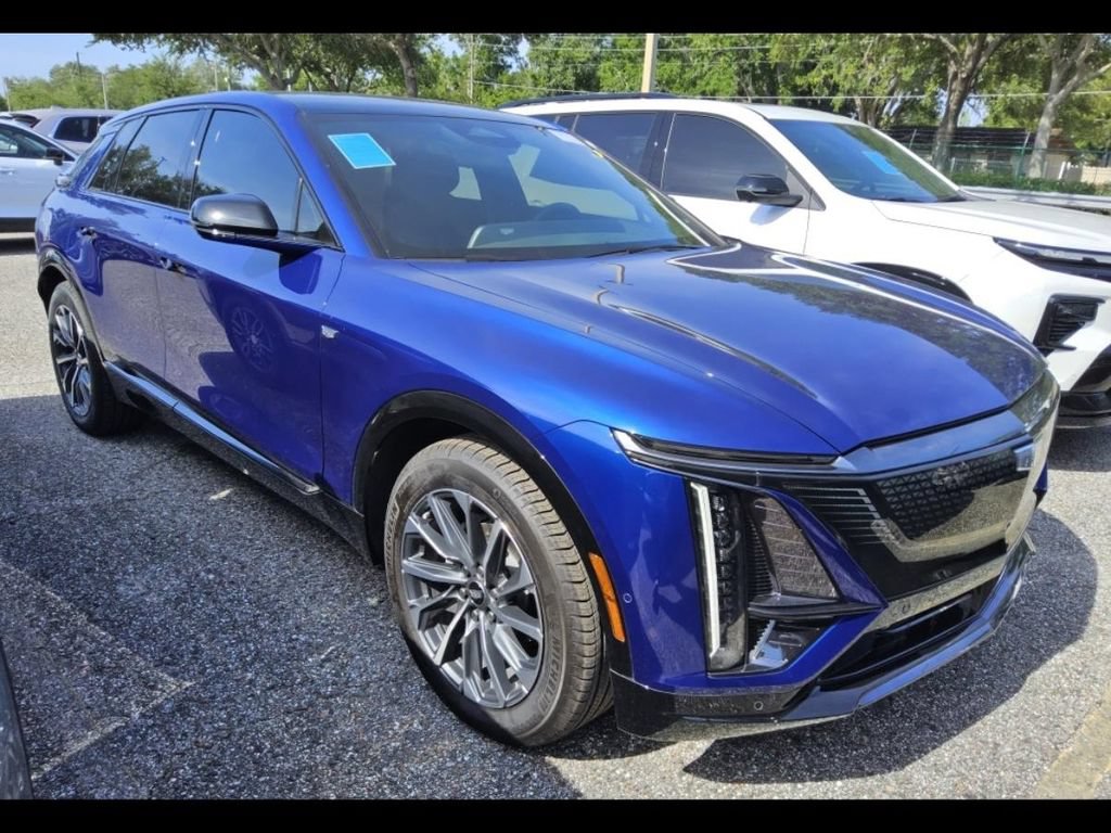 Used 2025 Cadillac Lyriq Sport RWD image 2