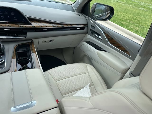 Certified 2023 Cadillac Escalade ESV Premium Luxury Platinum RWD image 43