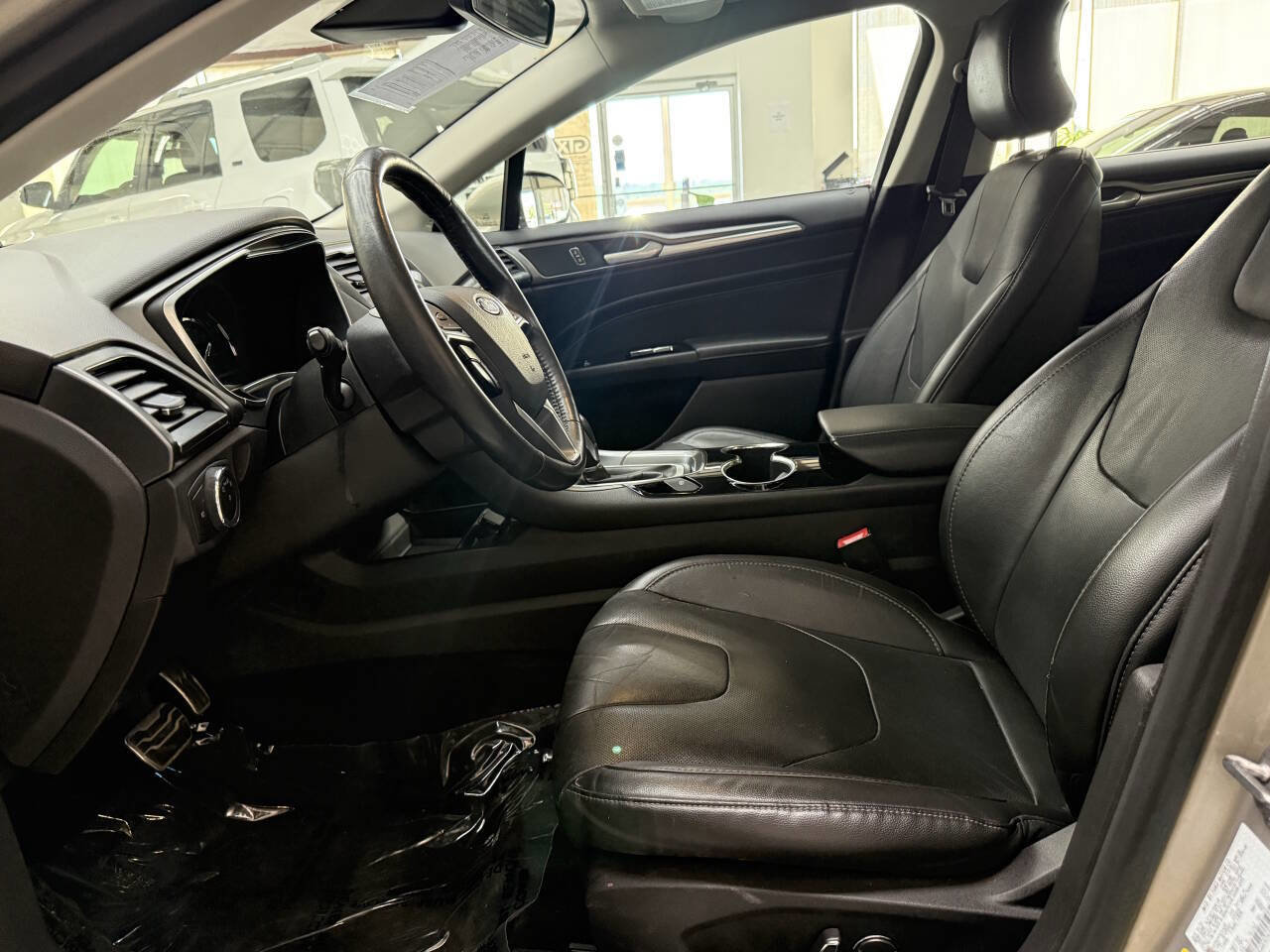 Used 2015 Ford Fusion Titanium FWD image 11