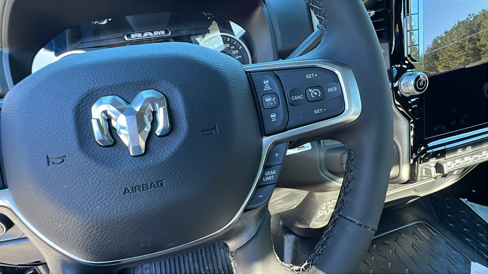 New 2025 RAM 5500 4x4 Regular Cab image 26