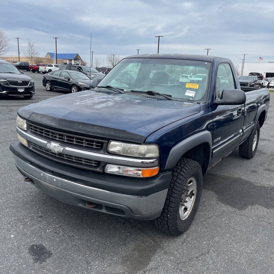 Used 2000 Chevrolet Silverado 2500 4x4 Regular Cab w/ Exterior Appearance Pkg image 3