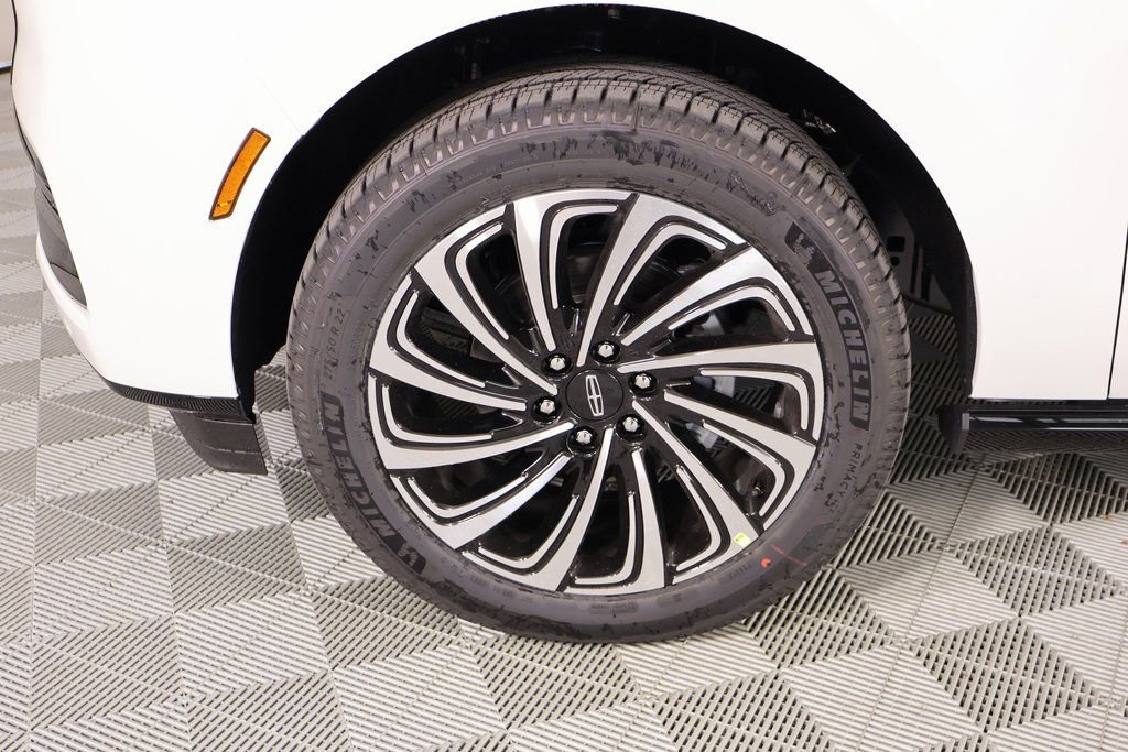 New 2025 Lincoln Navigator Black Label image 21