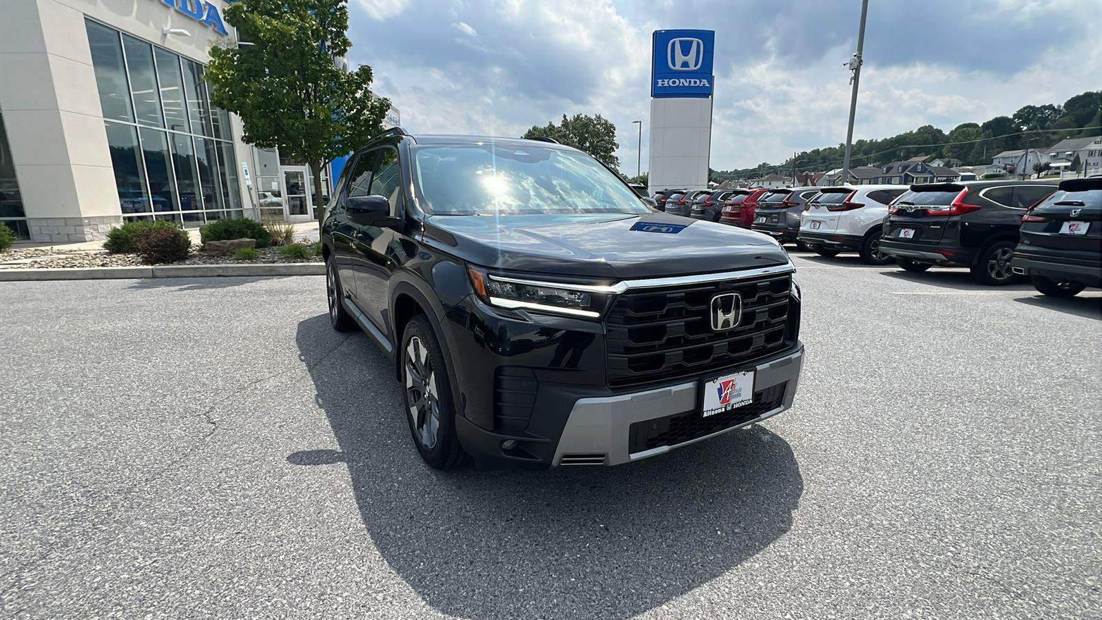 New 2026 Honda Pilot Elite image 2