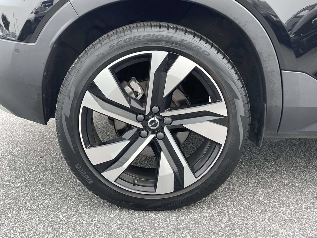 Used 2023 Volvo XC40 B5 Plus w/ Protection Package Premier AWD/4WD image 31