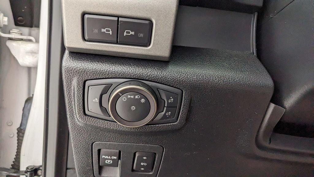Used 2019 Ford F150 Raptor w/ Equipment Group 802A Luxury AWD/4WD image 22