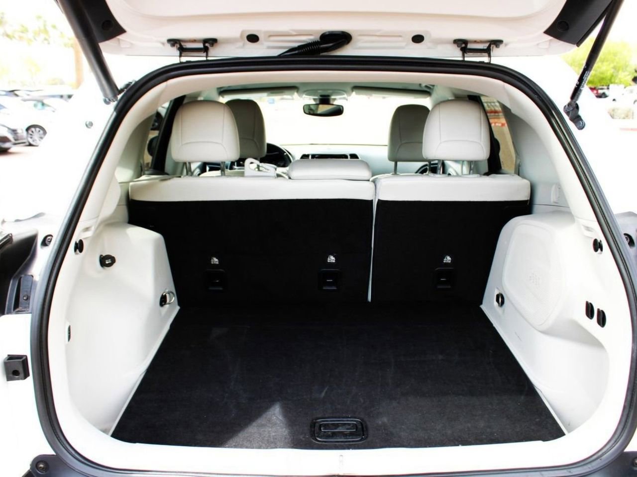 Used 2020 Jeep Cherokee Limited image 11