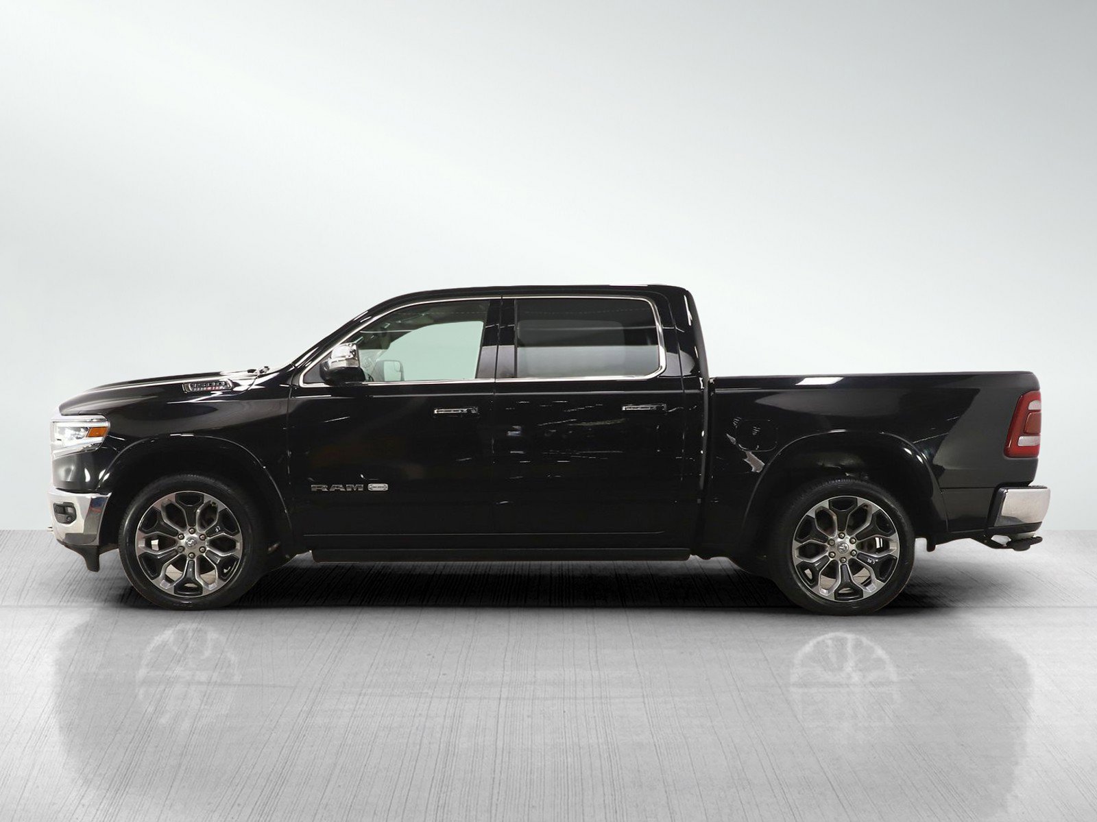 Used 2020 RAM 1500 Longhorn AWD/4WD image 3