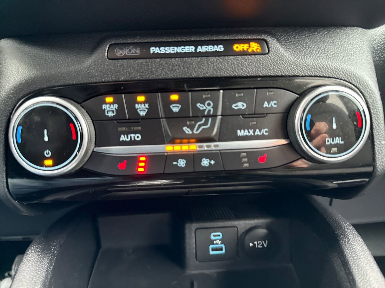 Used 2022 Ford Escape SE image 21