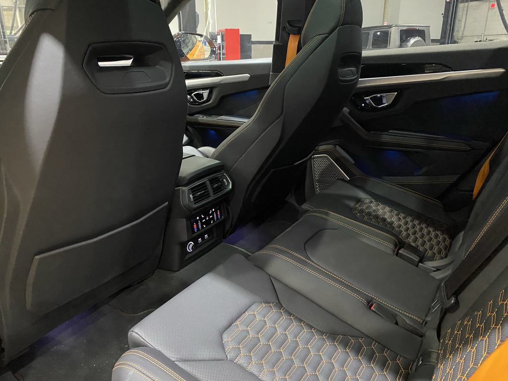 Used 2024 Lamborghini Urus S AWD/4WD image 5