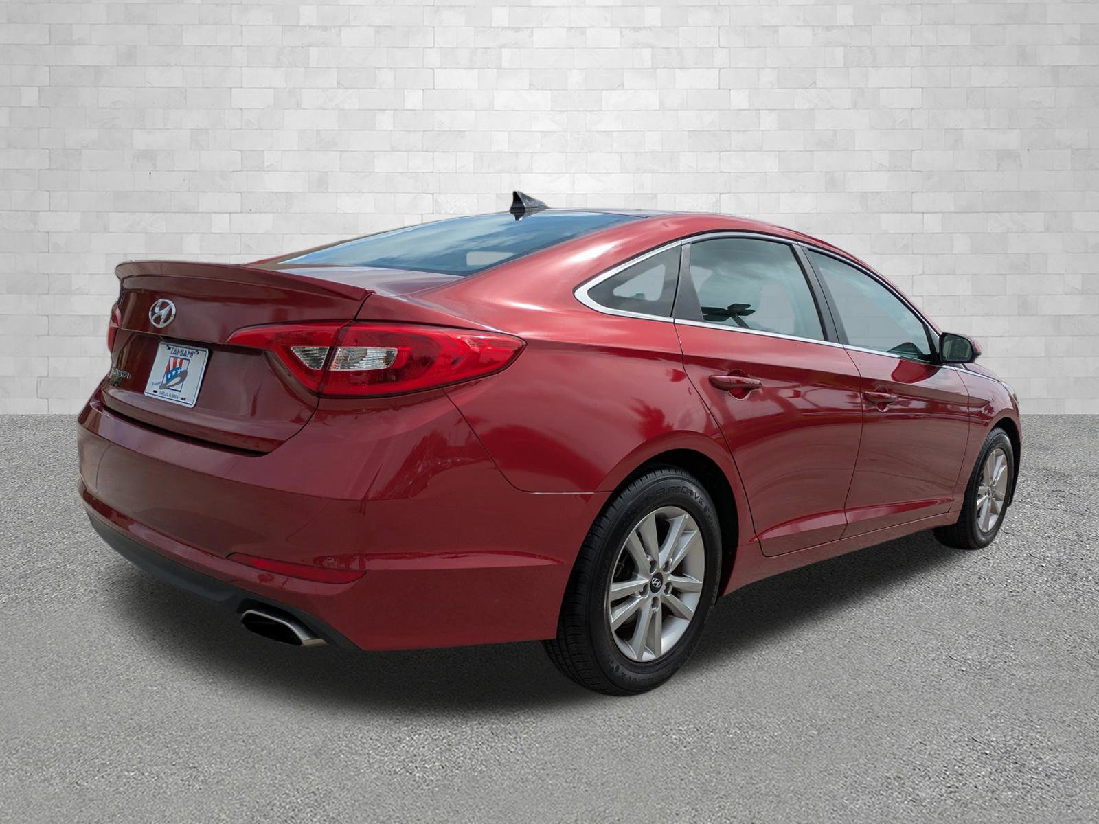 Used 2016 Hyundai Sonata SE w/ Cargo Package image 2