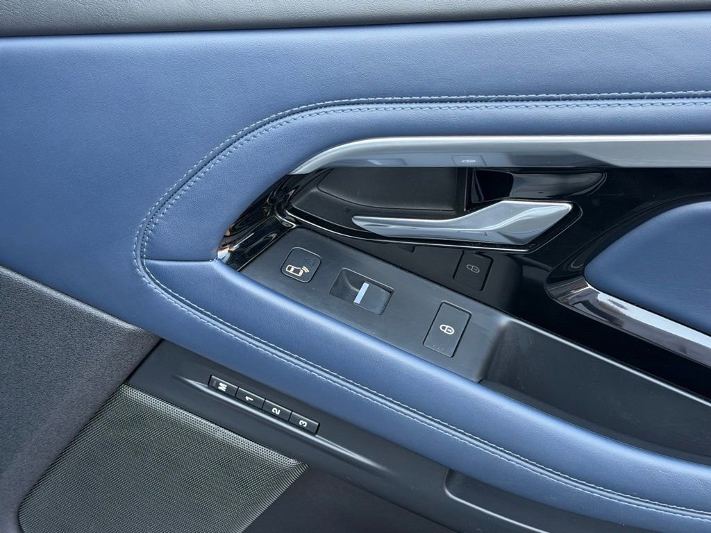 Used 2020 Land Rover Range Rover Evoque R-Dynamic SE image 37